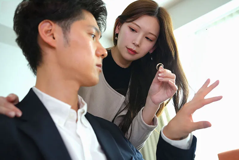 Cô vợ đi đi chơi, ông xã ở nhà bị nhỏ em vợ yêu gạ chịch không trượt phát nào